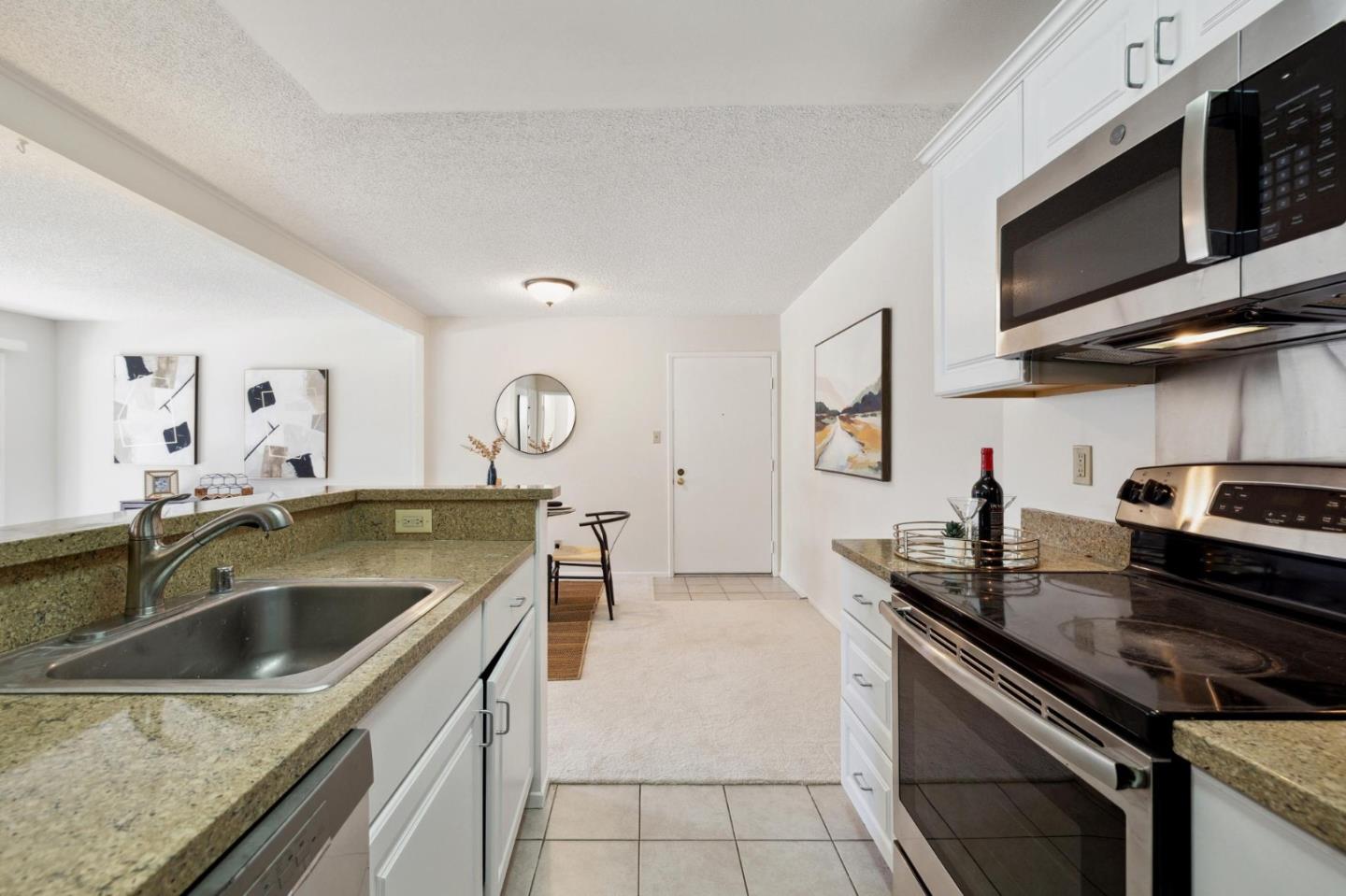 Detail Gallery Image 14 of 25 For 215 Boardwalk Ave #B,  San Bruno,  CA 94066 - 1 Beds | 1 Baths
