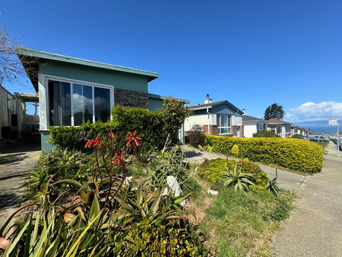 Detail Gallery Image 28 of 32 For 76 Oceanside Dr, Daly City,  CA 94015 - 3 Beds | 2 Baths