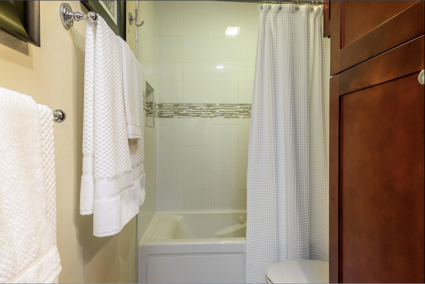 Detail Gallery Image 11 of 15 For 1458 Hudson St #208,  Redwood City,  CA 94061 - 1 Beds | 1 Baths