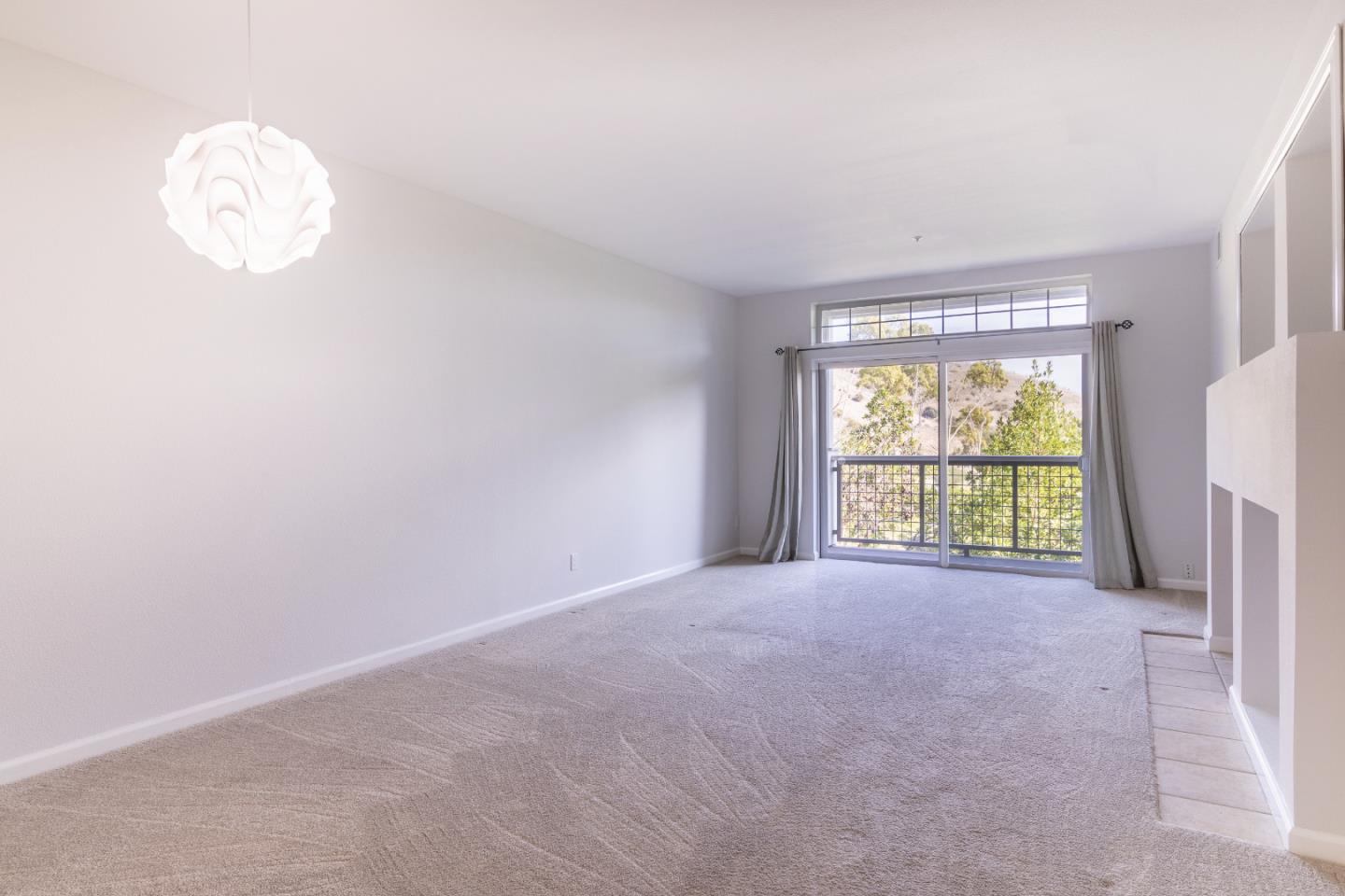 Detail Gallery Image 2 of 33 For 122 Swallowtail Ct, Brisbane,  CA 94005 - 2 Beds | 2 Baths