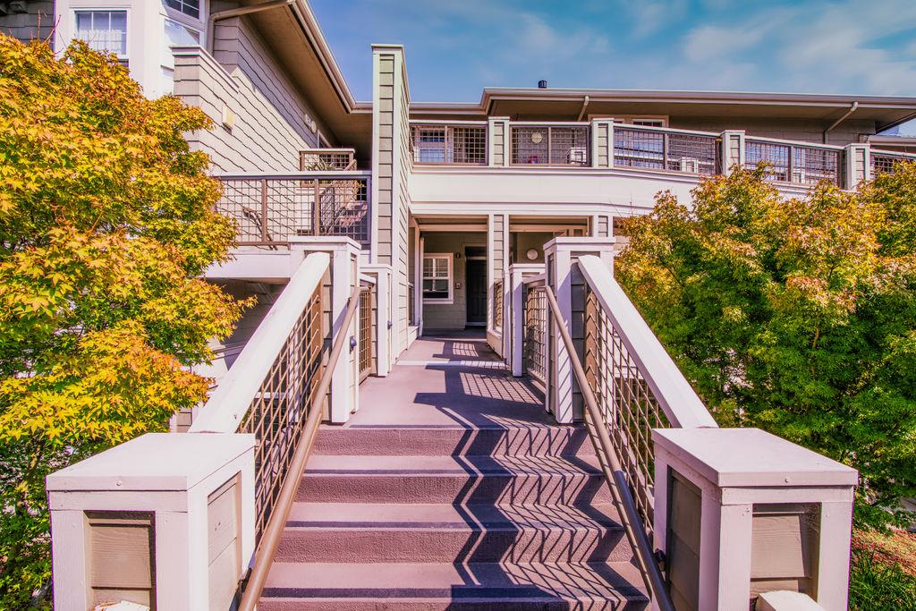 Detail Gallery Image 24 of 33 For 122 Swallowtail Ct, Brisbane,  CA 94005 - 2 Beds | 2 Baths