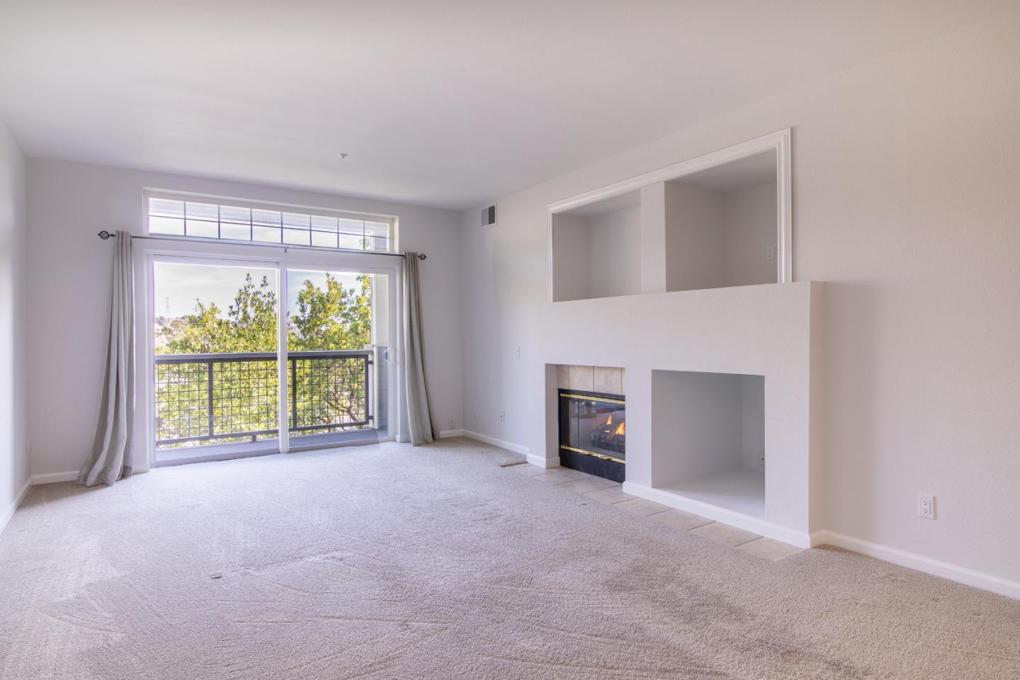 Detail Gallery Image 3 of 33 For 122 Swallowtail Ct, Brisbane,  CA 94005 - 2 Beds | 2 Baths