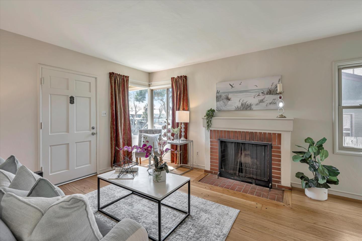 Detail Gallery Image 6 of 27 For 223 Murdock St, Richmond,  CA 94804 - 3 Beds | 1 Baths