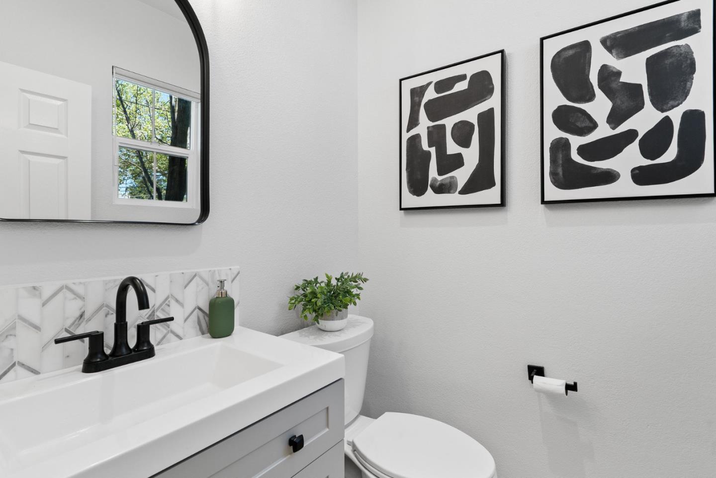 Detail Gallery Image 12 of 41 For 672 Willow St, San Jose,  CA 95125 - 2 Beds | 2/1 Baths