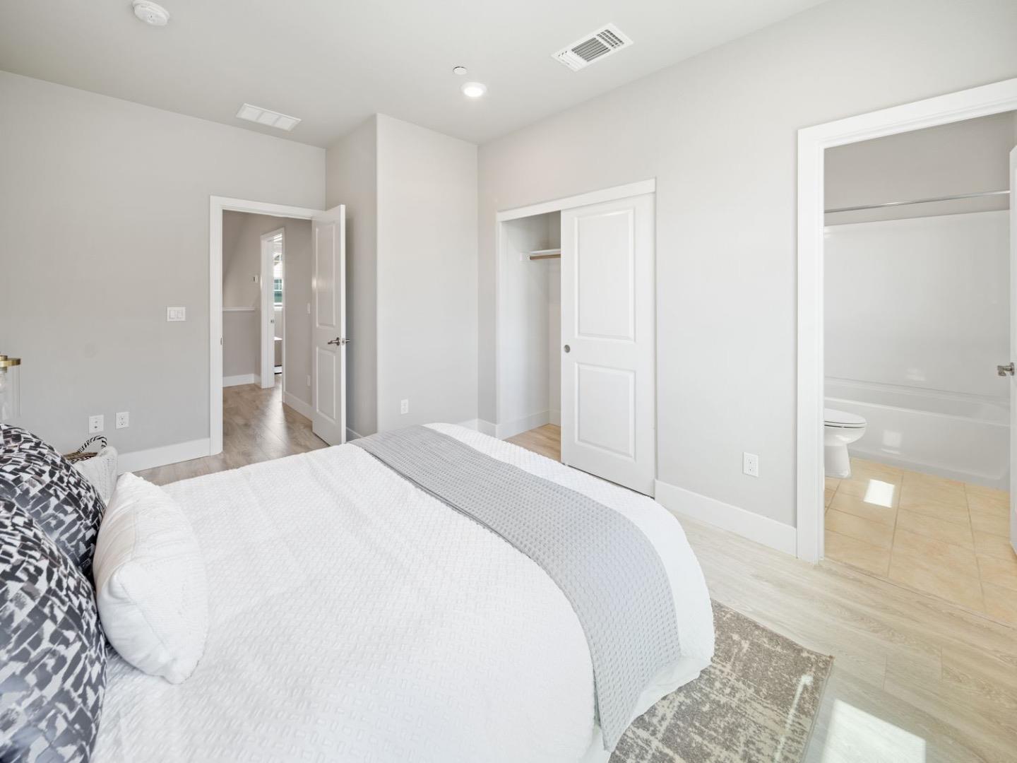 Detail Gallery Image 26 of 40 For 257 Orbit Way, Mountain View,  CA 94043 - 3 Beds | 3/1 Baths