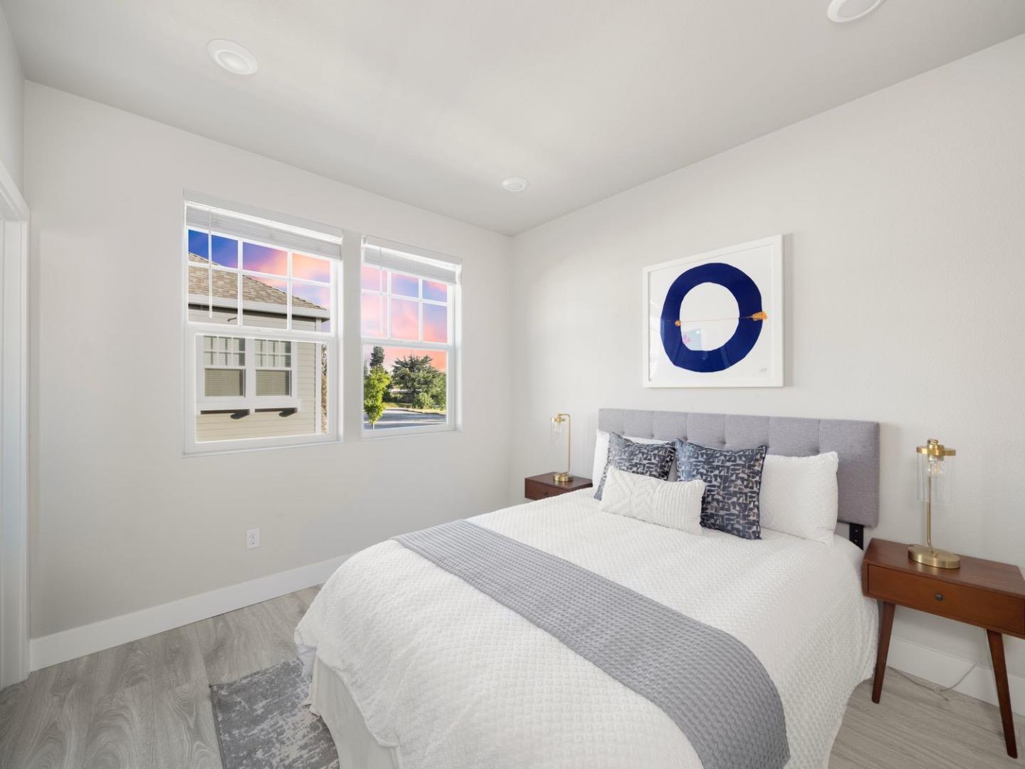 Detail Gallery Image 27 of 40 For 257 Orbit Way, Mountain View,  CA 94043 - 3 Beds | 3/1 Baths