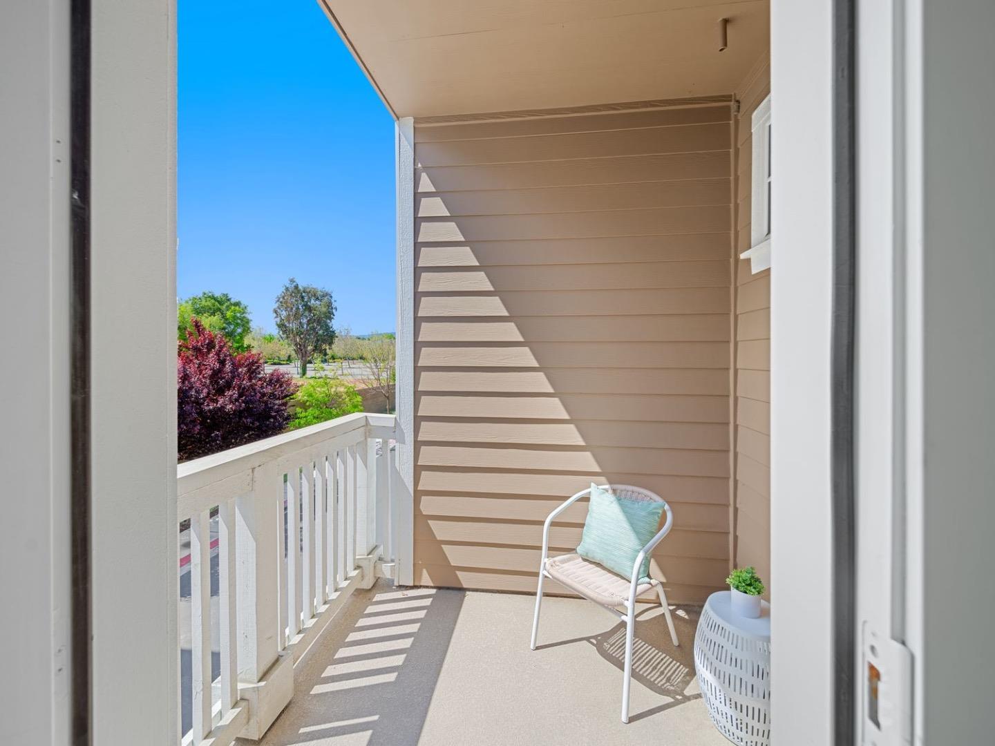 Detail Gallery Image 29 of 40 For 257 Orbit Way, Mountain View,  CA 94043 - 3 Beds | 3/1 Baths