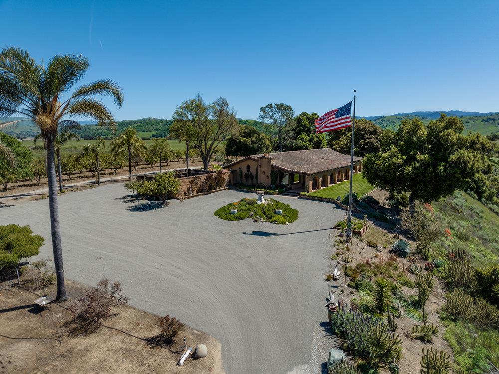 Photo of 5161 Southside Rd in Hollister, CA