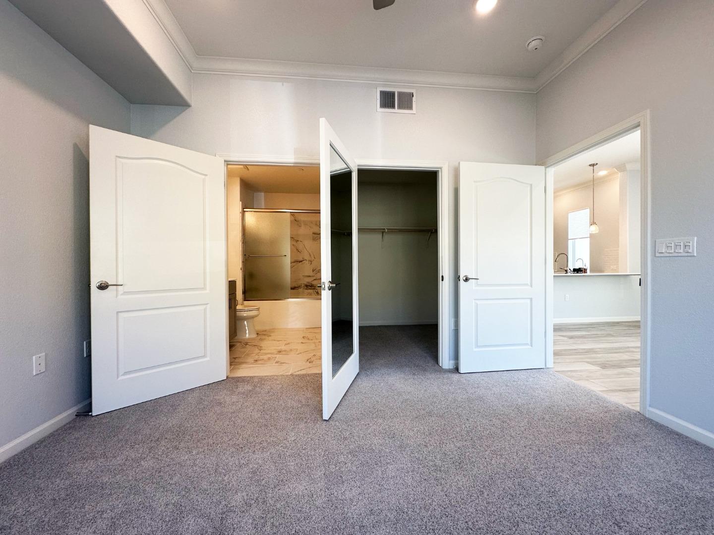 Detail Gallery Image 8 of 10 For 3034 Empoli St #1,  San Jose,  CA 95136 - 3 Beds | 2 Baths