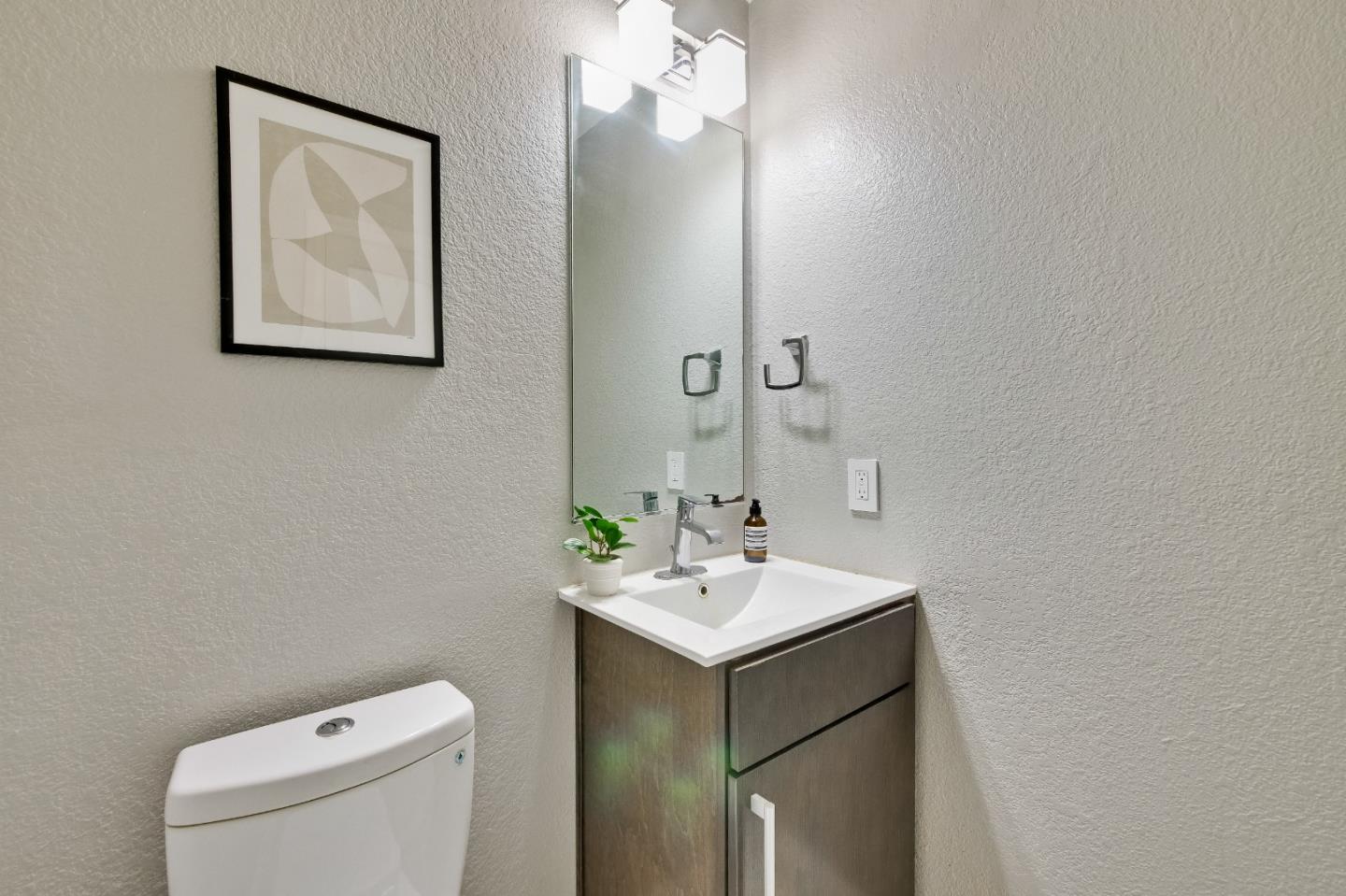 Detail Gallery Image 45 of 56 For 943 La Mesa Ter #B,  Sunnyvale,  CA 94086 - 3 Beds | 2/1 Baths