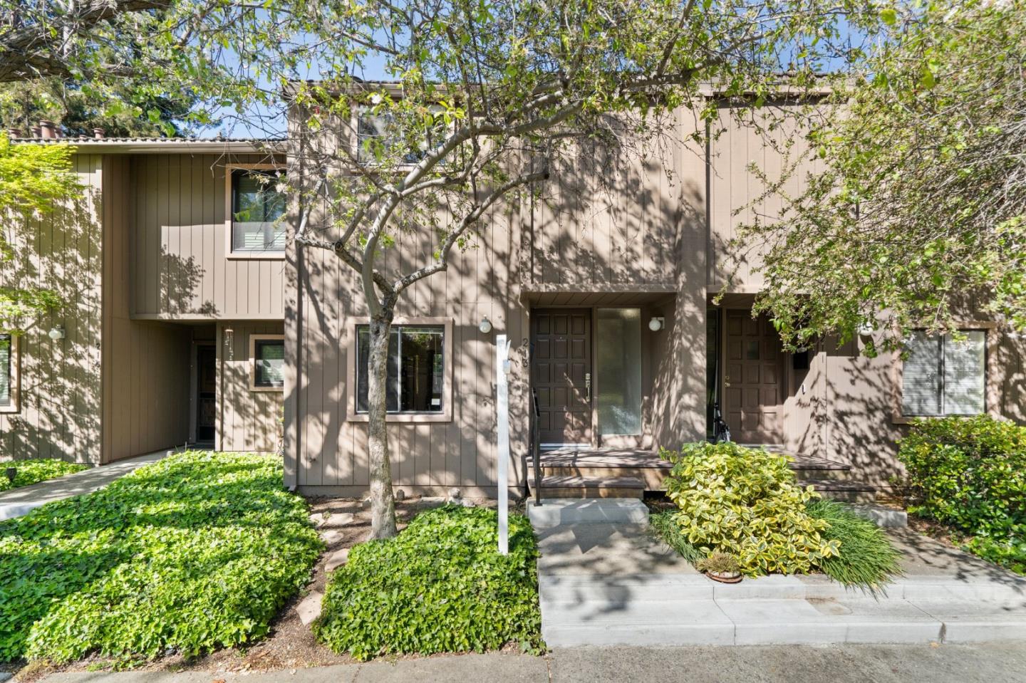 Photo of 213 Horizon Ave in Mountain View, CA