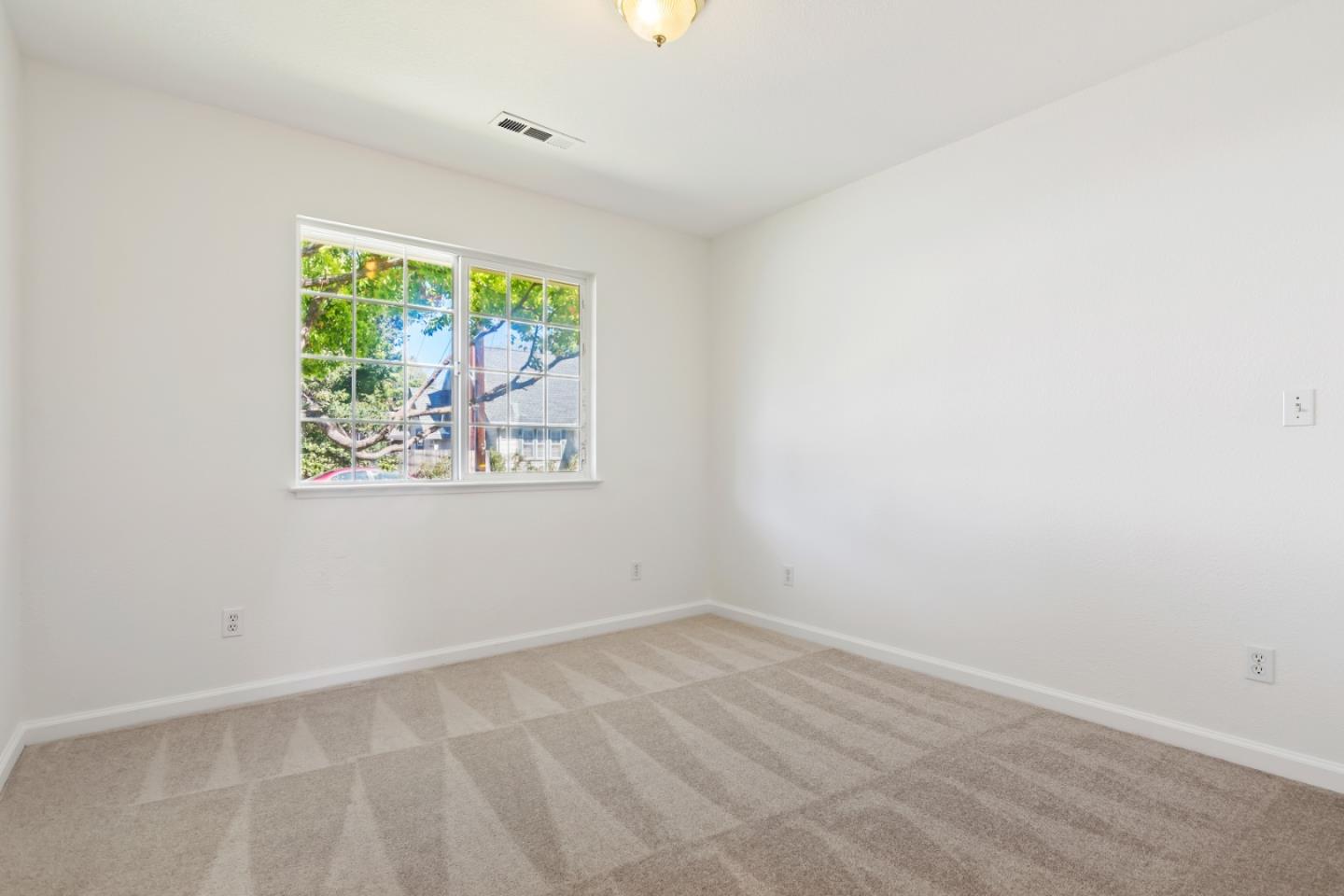 Detail Gallery Image 16 of 22 For 1925 N 3rd St, Concord,  CA 94519 - 3 Beds | 2 Baths