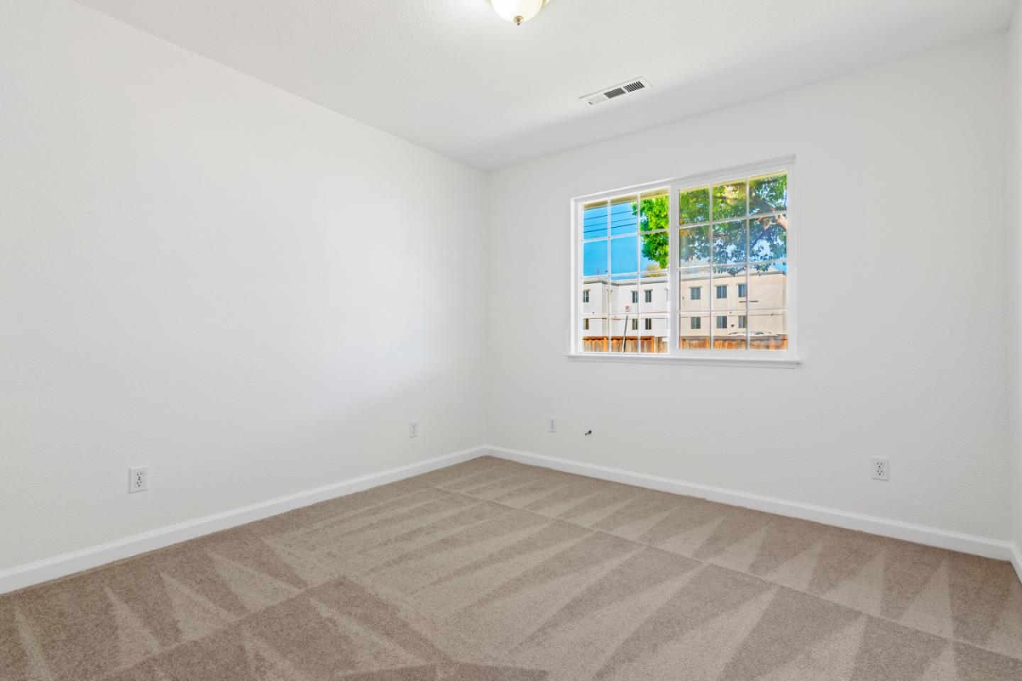 Detail Gallery Image 17 of 22 For 1925 N 3rd St, Concord,  CA 94519 - 3 Beds | 2 Baths