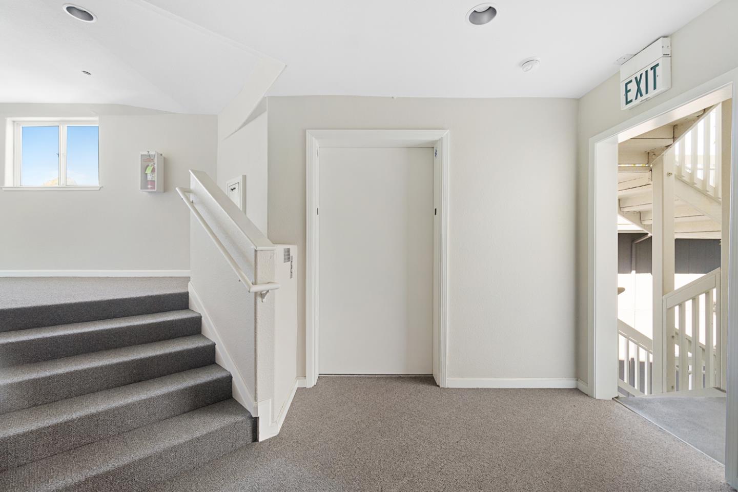 Detail Gallery Image 21 of 24 For 518 Almer Rd #6,  Burlingame,  CA 94010 - 2 Beds | 2 Baths
