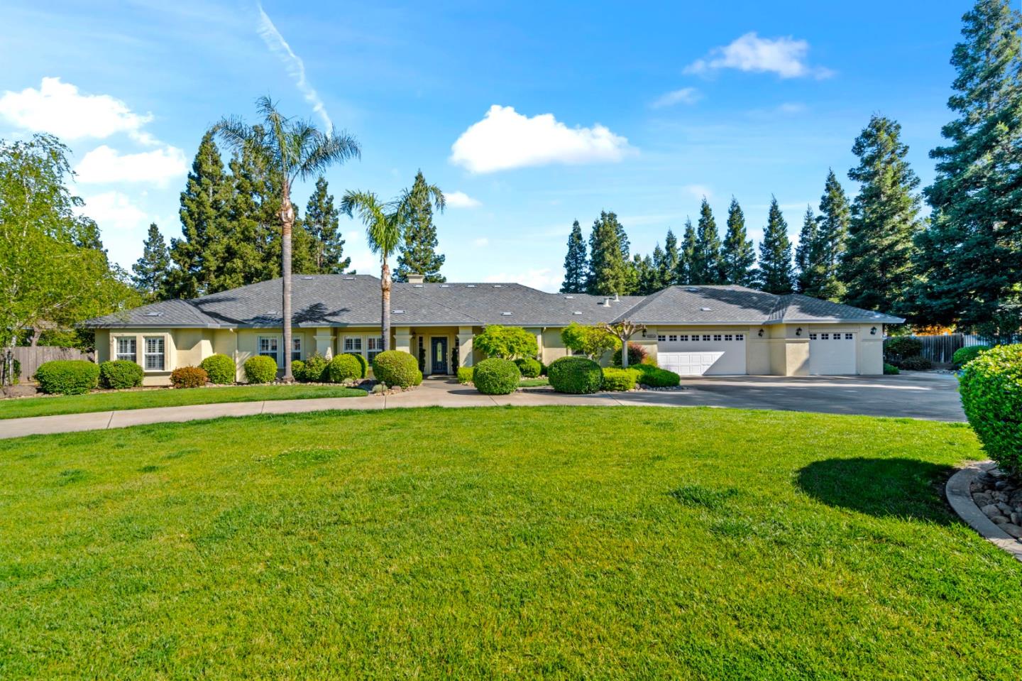 Photo of 5343 Quashnick Rd in Stockton, CA