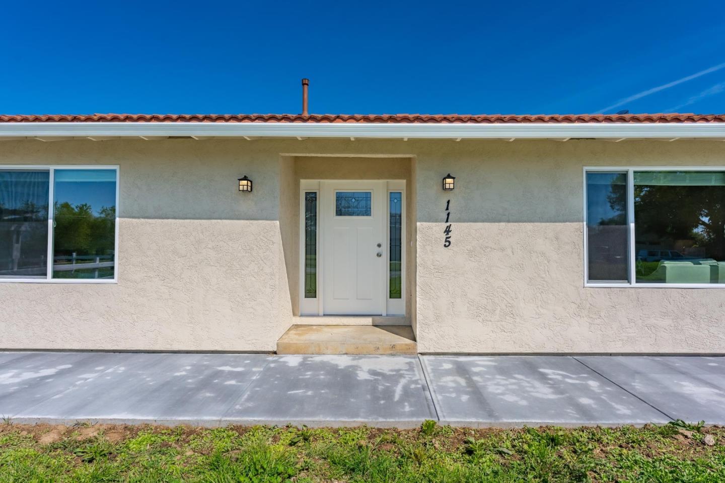 Detail Gallery Image 3 of 45 For 1145 Sherry Ln, San Martin,  CA 95046 - 3 Beds | 2 Baths