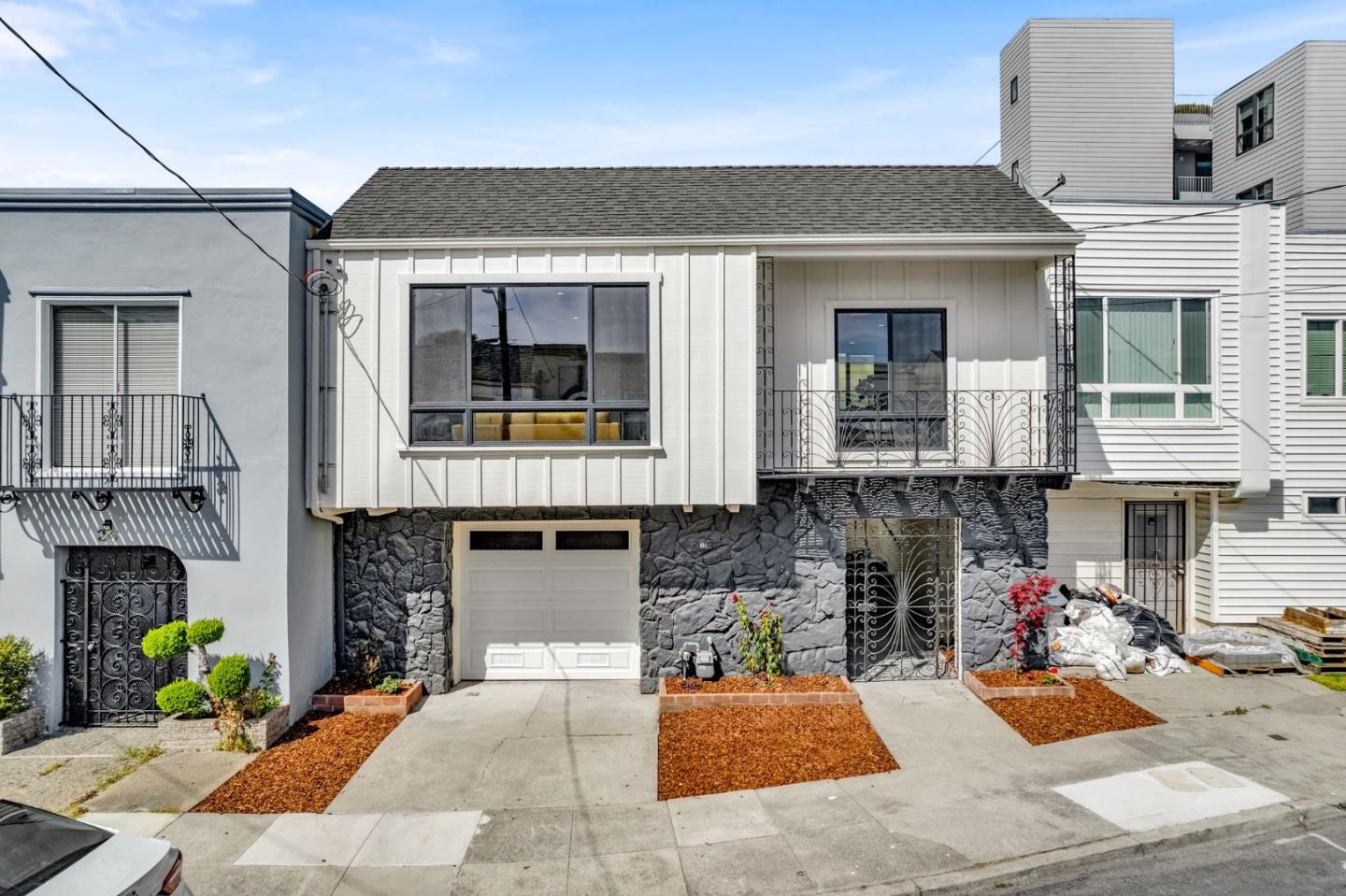 Detail Gallery Image 1 of 1 For 18 Valerton Ct, San Francisco,  CA 94112 - 3 Beds | 2 Baths