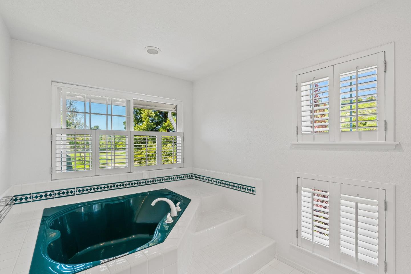Detail Gallery Image 20 of 24 For 9803 Club Place Ln, Carmel,  CA 93923 - 2 Beds | 2 Baths