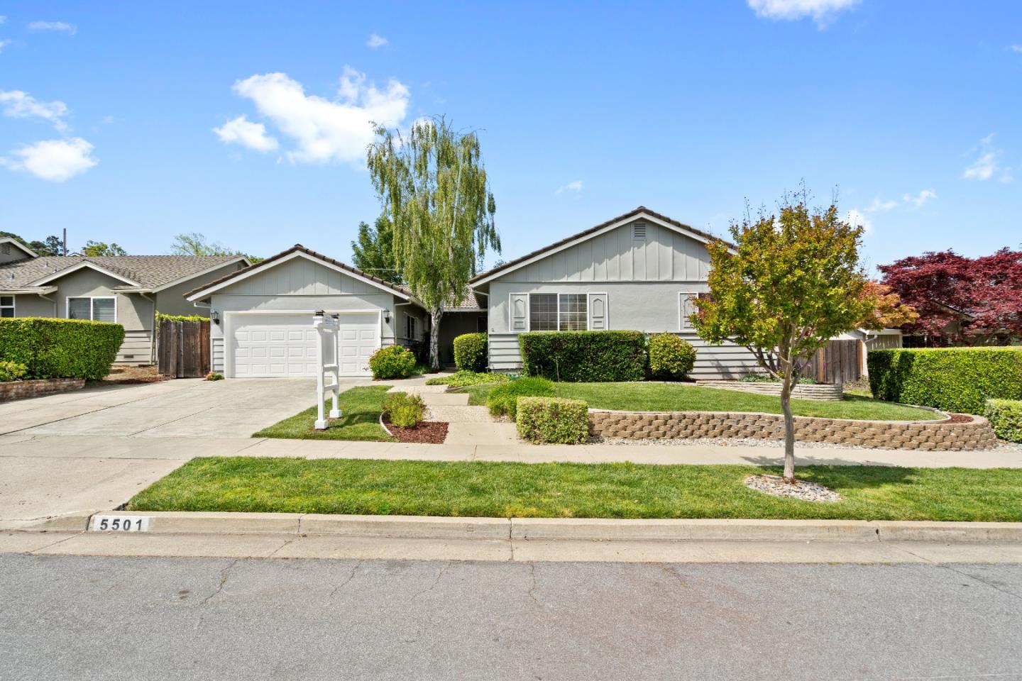 Detail Gallery Image 1 of 56 For 5501 Blossom Acres Dr, San Jose,  CA 95124 - 3 Beds | 3 Baths