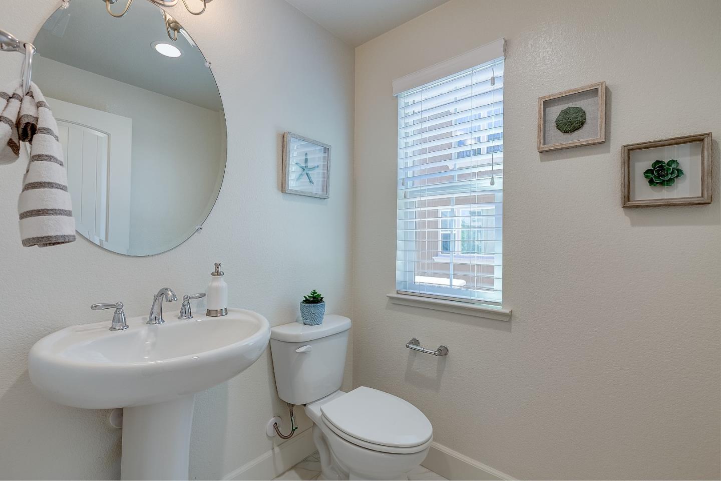 Detail Gallery Image 14 of 28 For 38947 Water Lily Pl, Newark,  CA 94560 - 4 Beds | 3/1 Baths