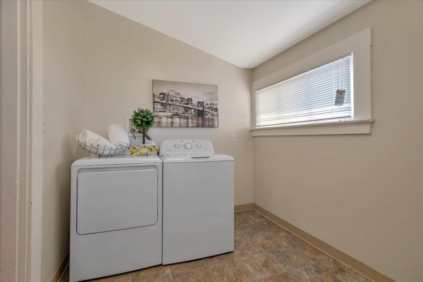 Detail Gallery Image 36 of 44 For 246 Miriam St, Daly City,  CA 94014 - 3 Beds | 1 Baths