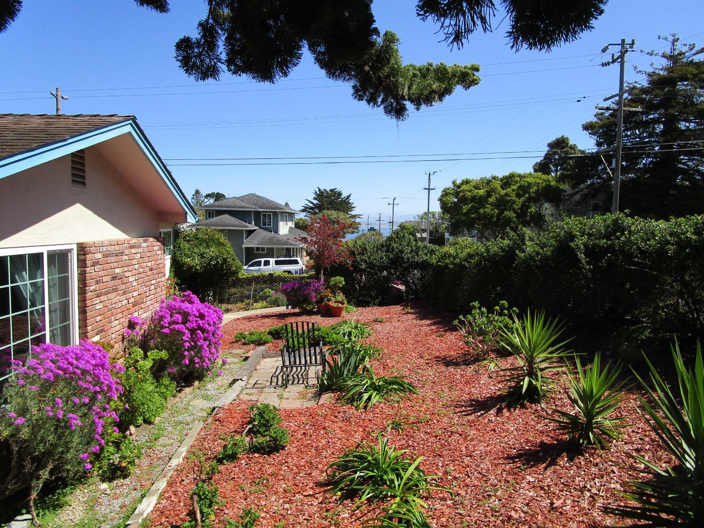 Detail Gallery Image 16 of 21 For 805 Grace St, Monterey,  CA 93940 - 3 Beds | 2 Baths