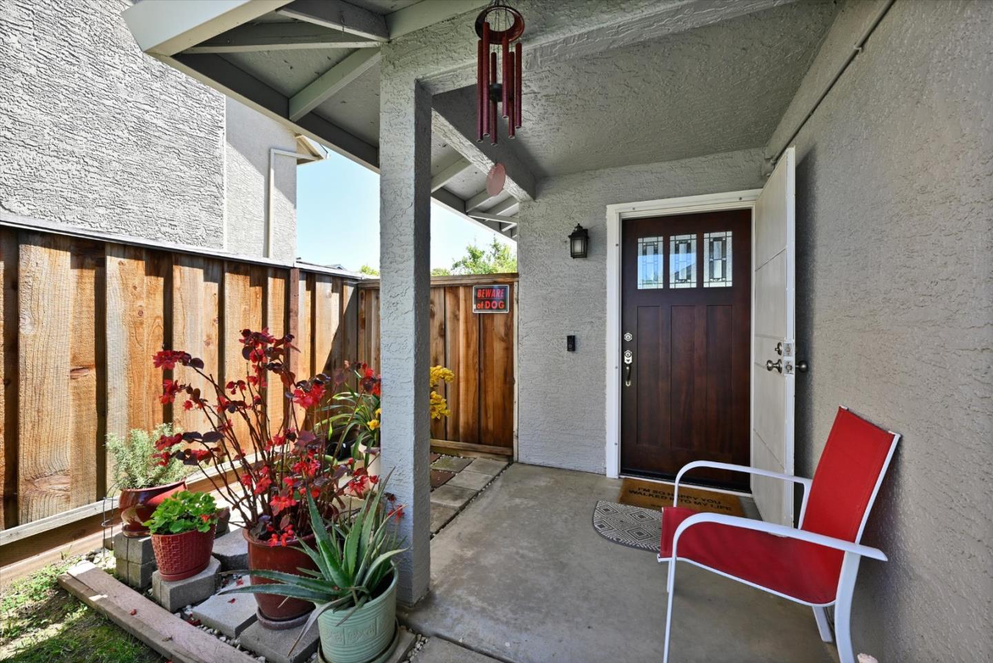 Detail Gallery Image 4 of 32 For 150 Farrell Ave, Gilroy,  CA 95020 - 3 Beds | 2/1 Baths