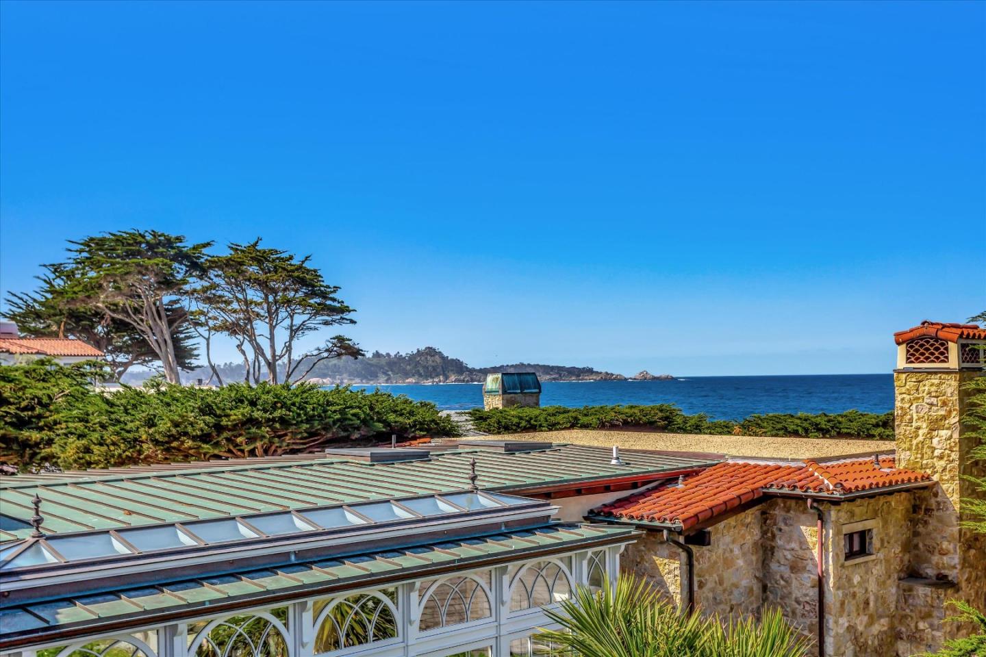 Detail Gallery Image 4 of 56 For 26250 Ocean View Ave, Carmel,  CA 93923 - 4 Beds | 3 Baths