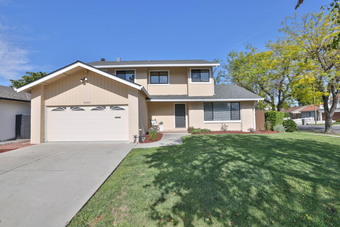 Detail Gallery Image 1 of 1 For 4009 Luneta Dr, San Jose,  CA 95136 - 4 Beds | 2/1 Baths