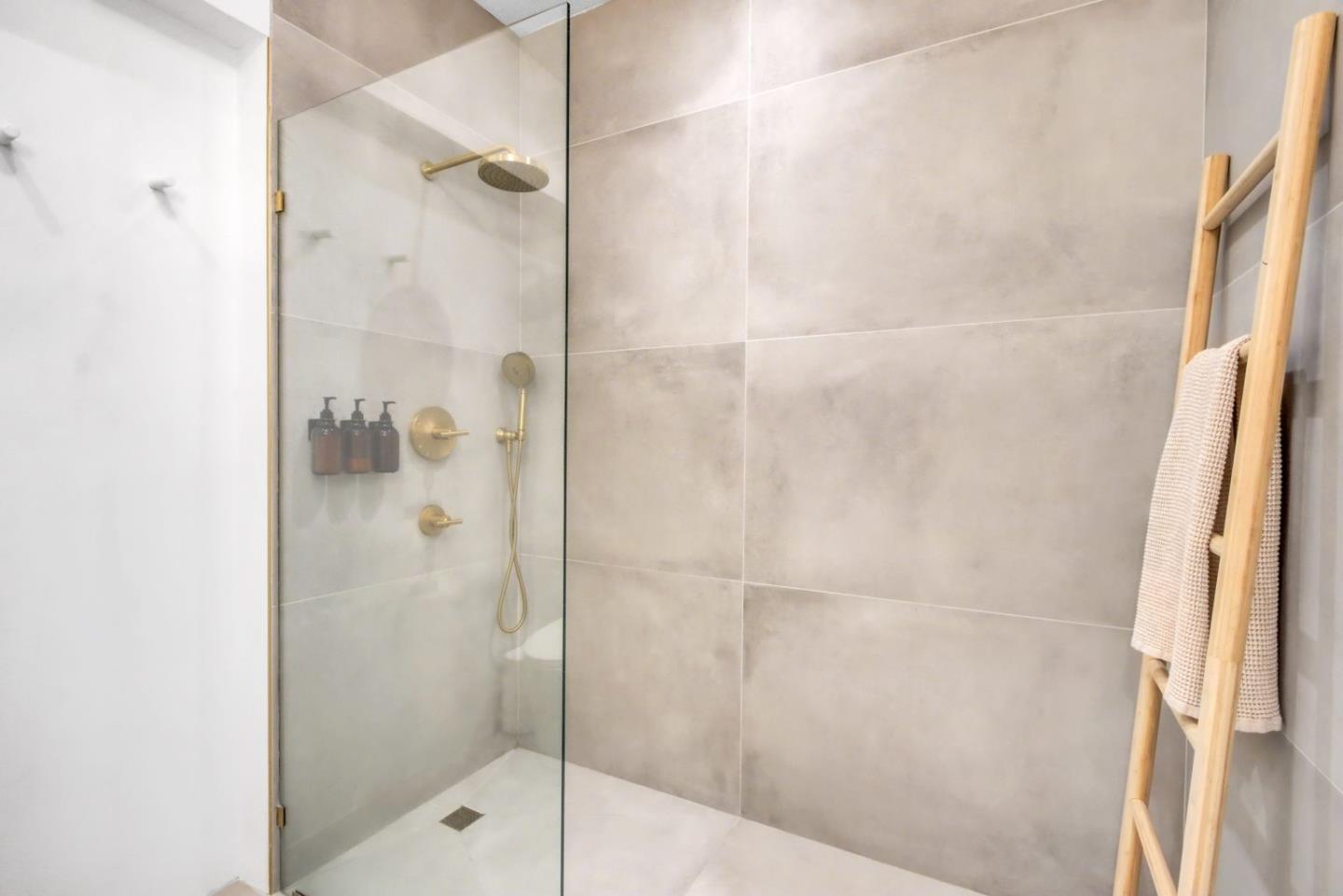Detail Gallery Image 20 of 43 For 637 Powell St #301,  San Francisco,  CA 94108 - 2 Beds | 1 Baths