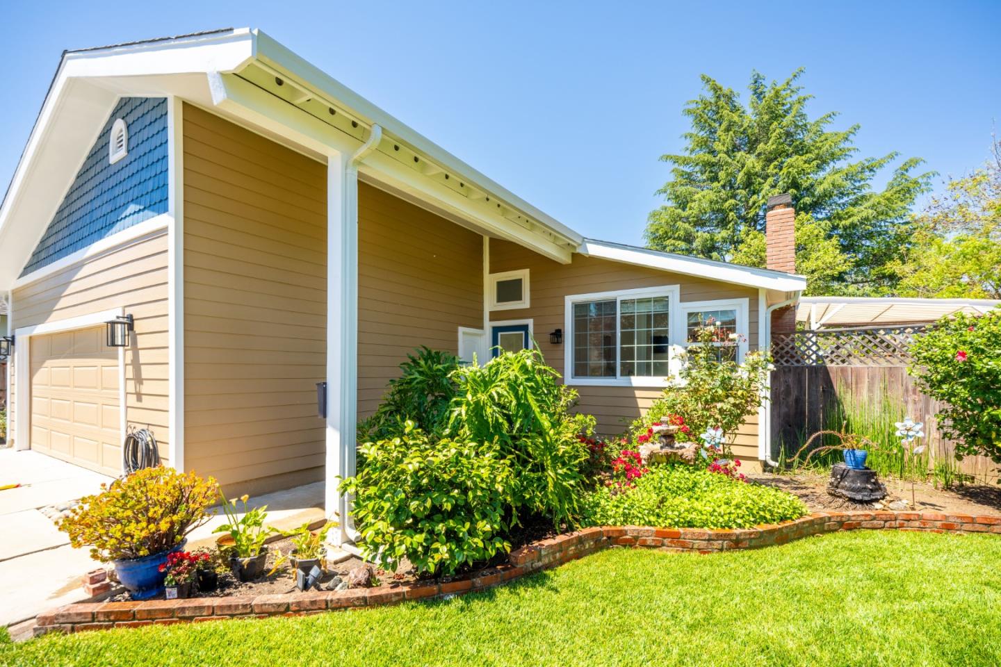 Detail Gallery Image 1 of 46 For 253 El Portal Way, San Jose,  CA 95119 - 4 Beds | 2 Baths