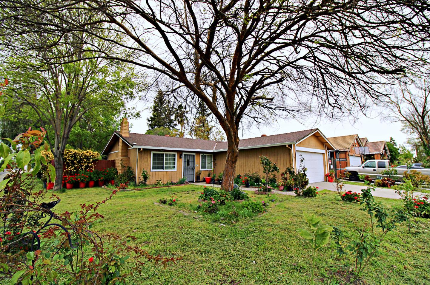 Photo of 2401 Pyrenees Ave in Stockton, CA
