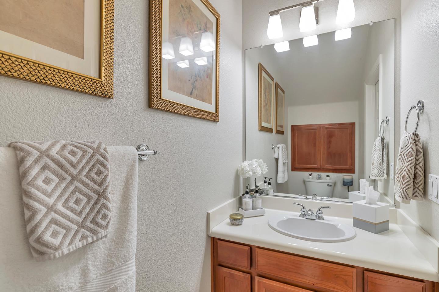 Detail Gallery Image 20 of 40 For 2517 Trailside Way, Union City,  CA 94587 - 4 Beds | 2/1 Baths