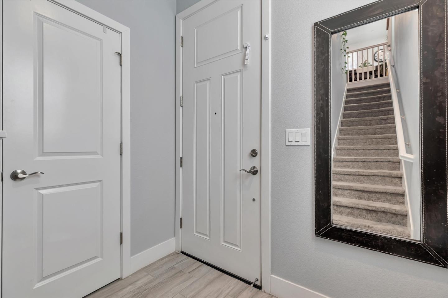 Detail Gallery Image 16 of 82 For 219 Orbit Way, Mountain View,  CA 94043 - 4 Beds | 3/1 Baths