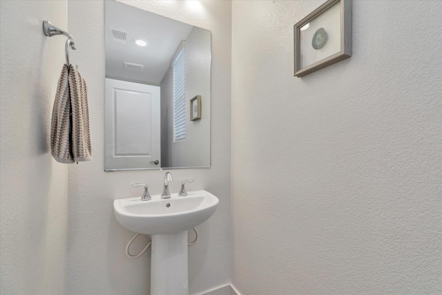 Detail Gallery Image 39 of 76 For 219 Orbit Way, Mountain View,  CA 94043 - 4 Beds | 3/1 Baths