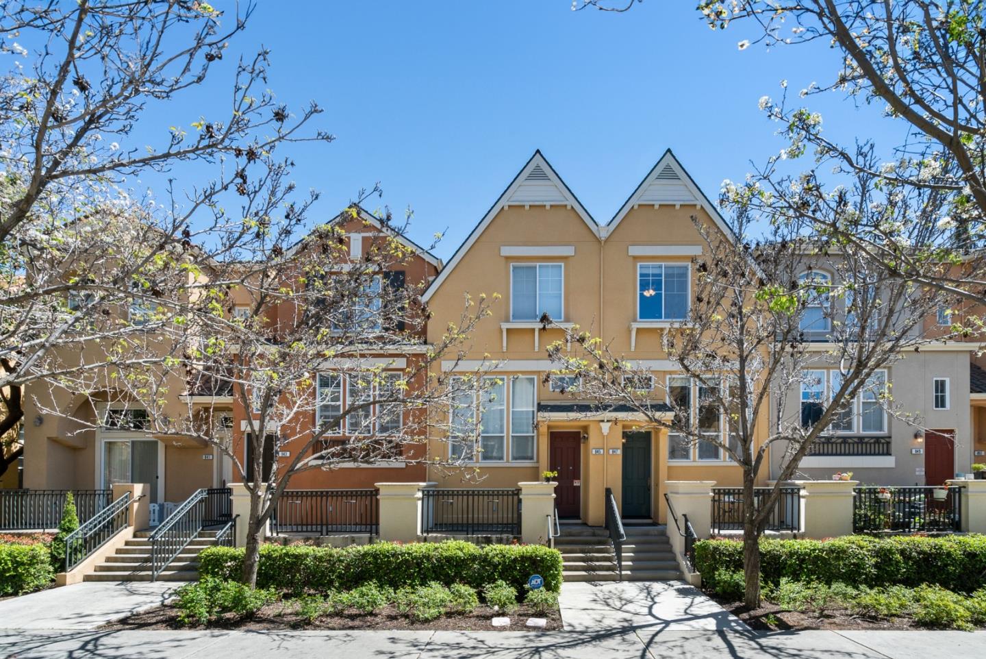 Detail Gallery Image 1 of 36 For 847 Transill Cir, Santa Clara,  CA 95054 - 2 Beds | 2/1 Baths