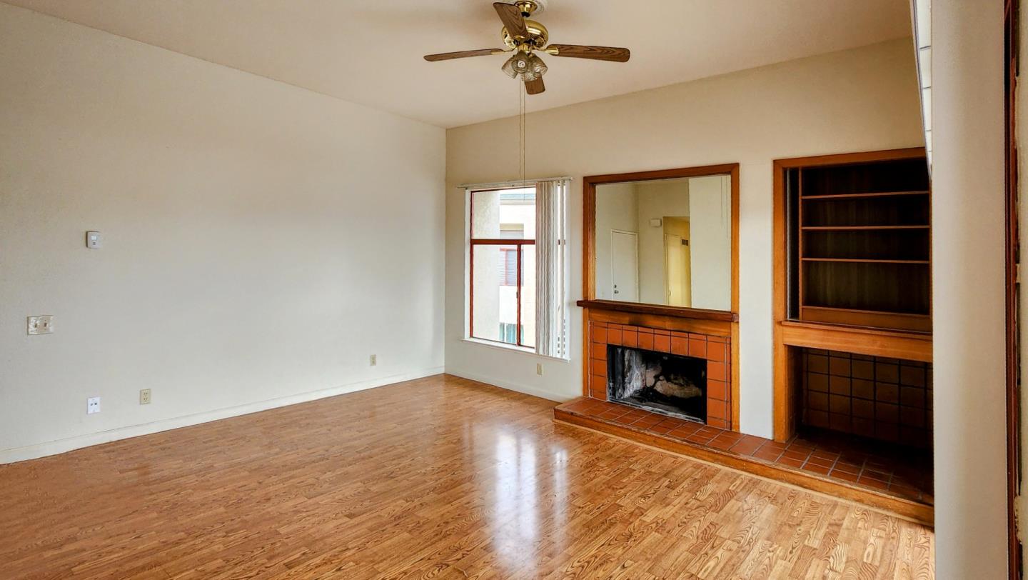 Detail Gallery Image 3 of 16 For 2408 N Main St #F,  Salinas,  CA 93906 - 1 Beds | 1 Baths