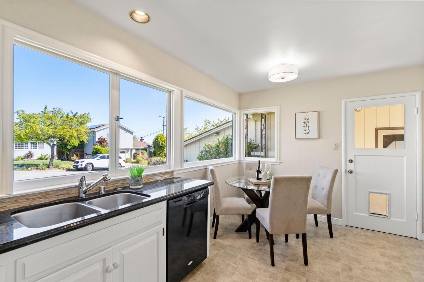Detail Gallery Image 14 of 49 For 771 Ventura Ave, San Mateo,  CA 94403 - 5 Beds | 2/1 Baths