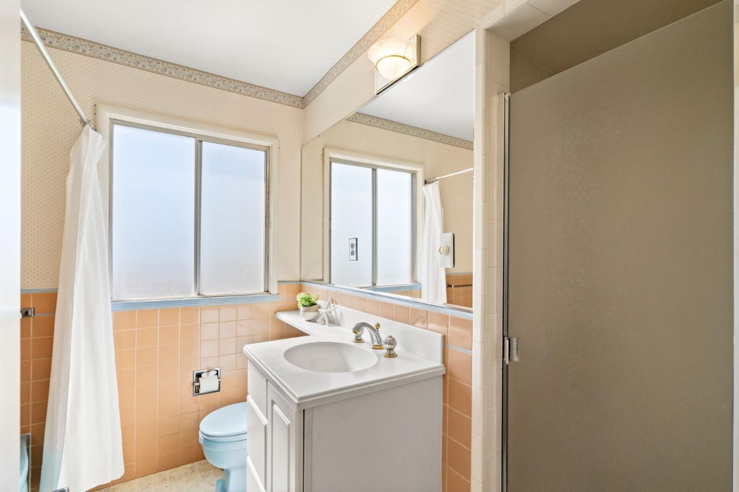 Detail Gallery Image 25 of 49 For 771 Ventura Ave, San Mateo,  CA 94403 - 5 Beds | 2/1 Baths