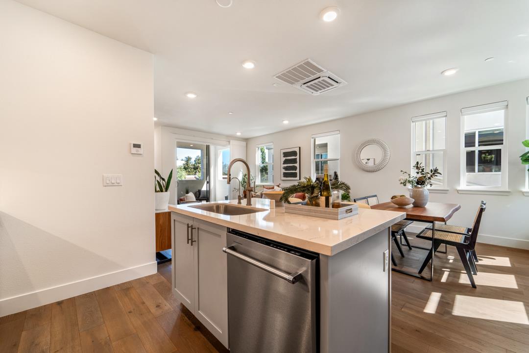 Detail Gallery Image 15 of 33 For 2911 Noyce Pl #181,  Santa Clara,  CA 95051 - 3 Beds | 3/1 Baths