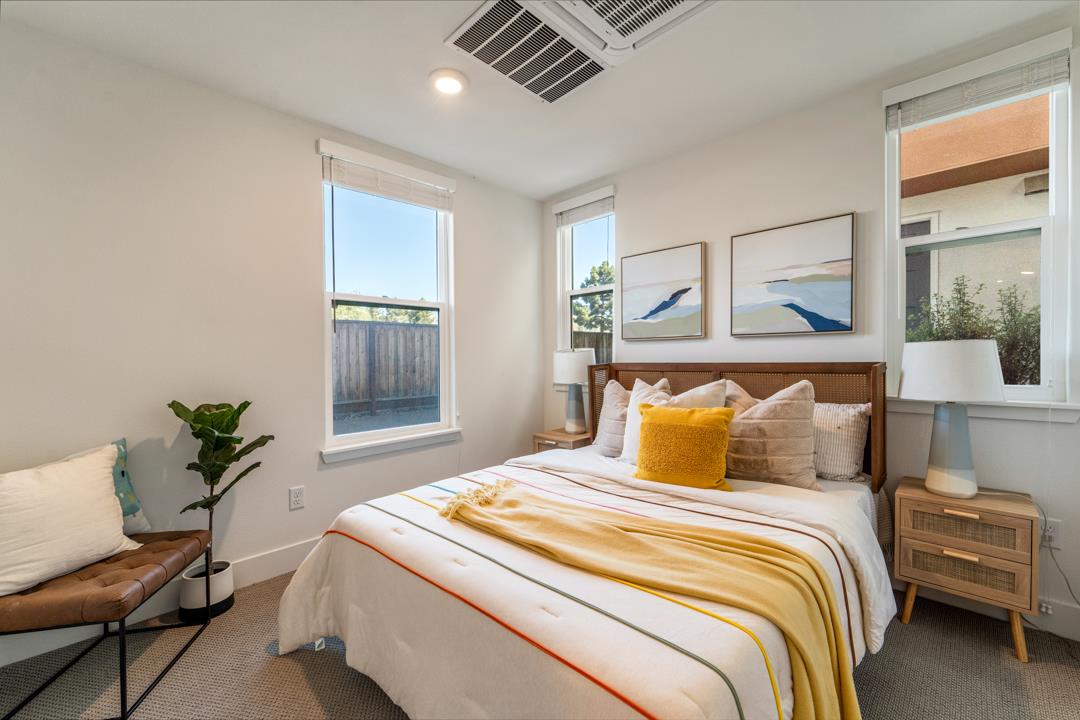 Detail Gallery Image 3 of 33 For 2911 Noyce Pl #181,  Santa Clara,  CA 95051 - 3 Beds | 3/1 Baths