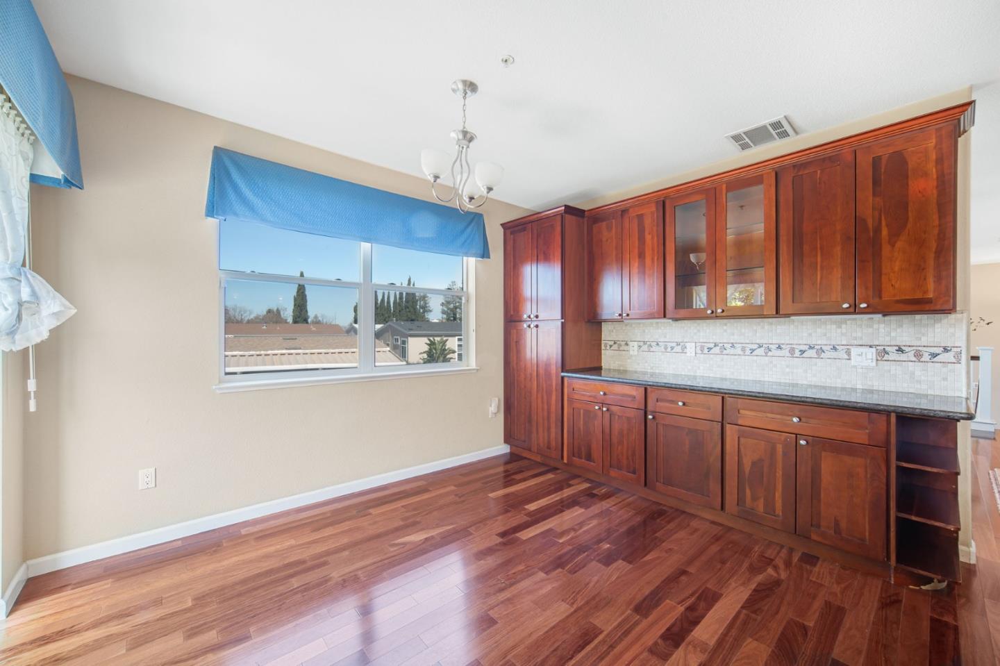 Detail Gallery Image 16 of 49 For 21 Esfahan Dr, San Jose,  CA 95111 - 3 Beds | 2/1 Baths
