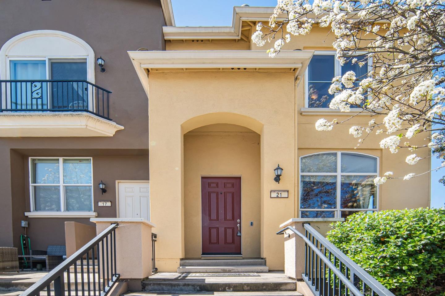 Detail Gallery Image 2 of 49 For 21 Esfahan Dr, San Jose,  CA 95111 - 3 Beds | 2/1 Baths