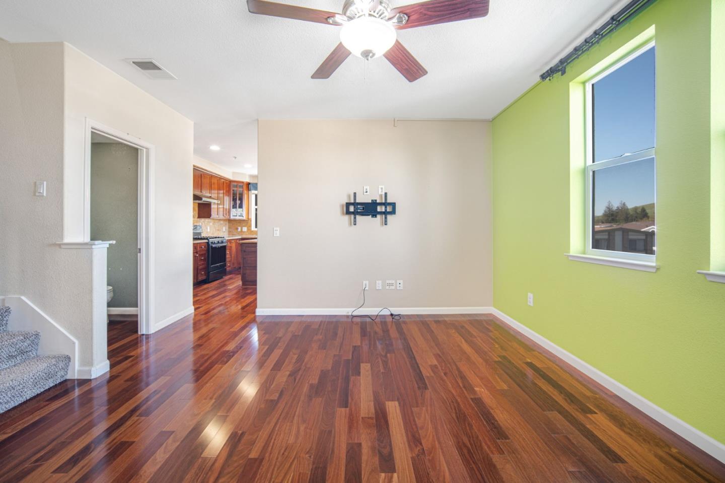 Detail Gallery Image 9 of 49 For 21 Esfahan Dr, San Jose,  CA 95111 - 3 Beds | 2/1 Baths