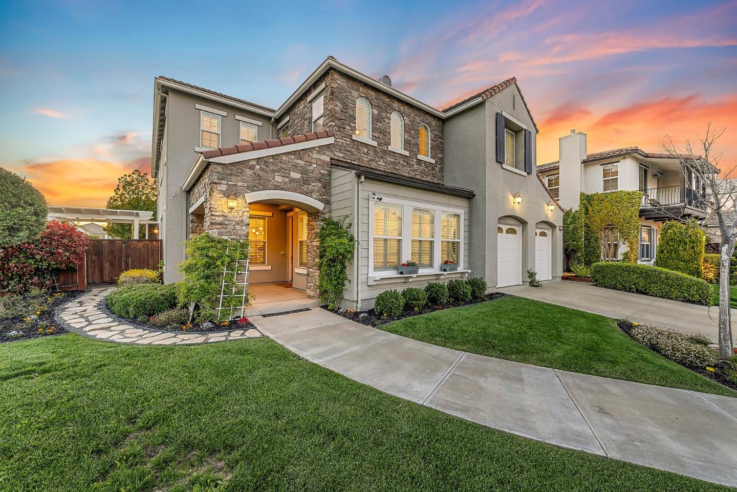 Detail Gallery Image 1 of 95 For 250 Silk Hill Ct, San Ramon,  CA 94582 - 5 Beds | 4/1 Baths