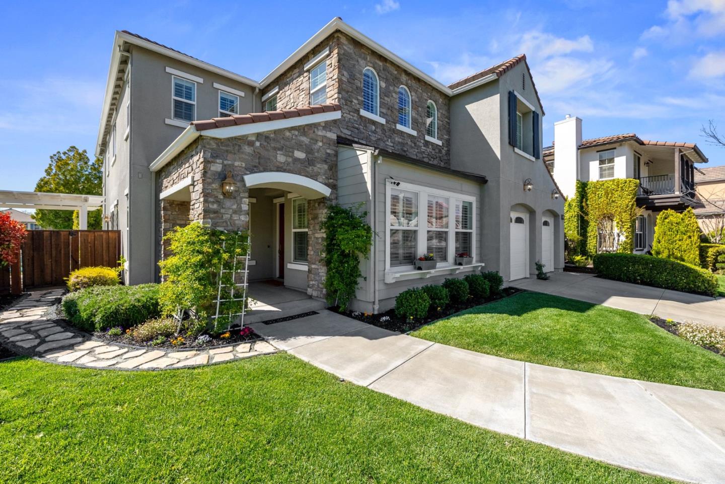 Detail Gallery Image 2 of 95 For 250 Silk Hill Ct, San Ramon,  CA 94582 - 5 Beds | 4/1 Baths