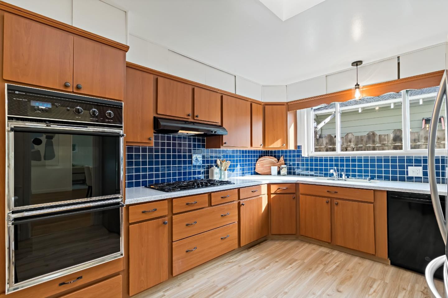 Detail Gallery Image 5 of 23 For 2418 Delaware Ave, Redwood City,  CA 94061 - 3 Beds | 2 Baths