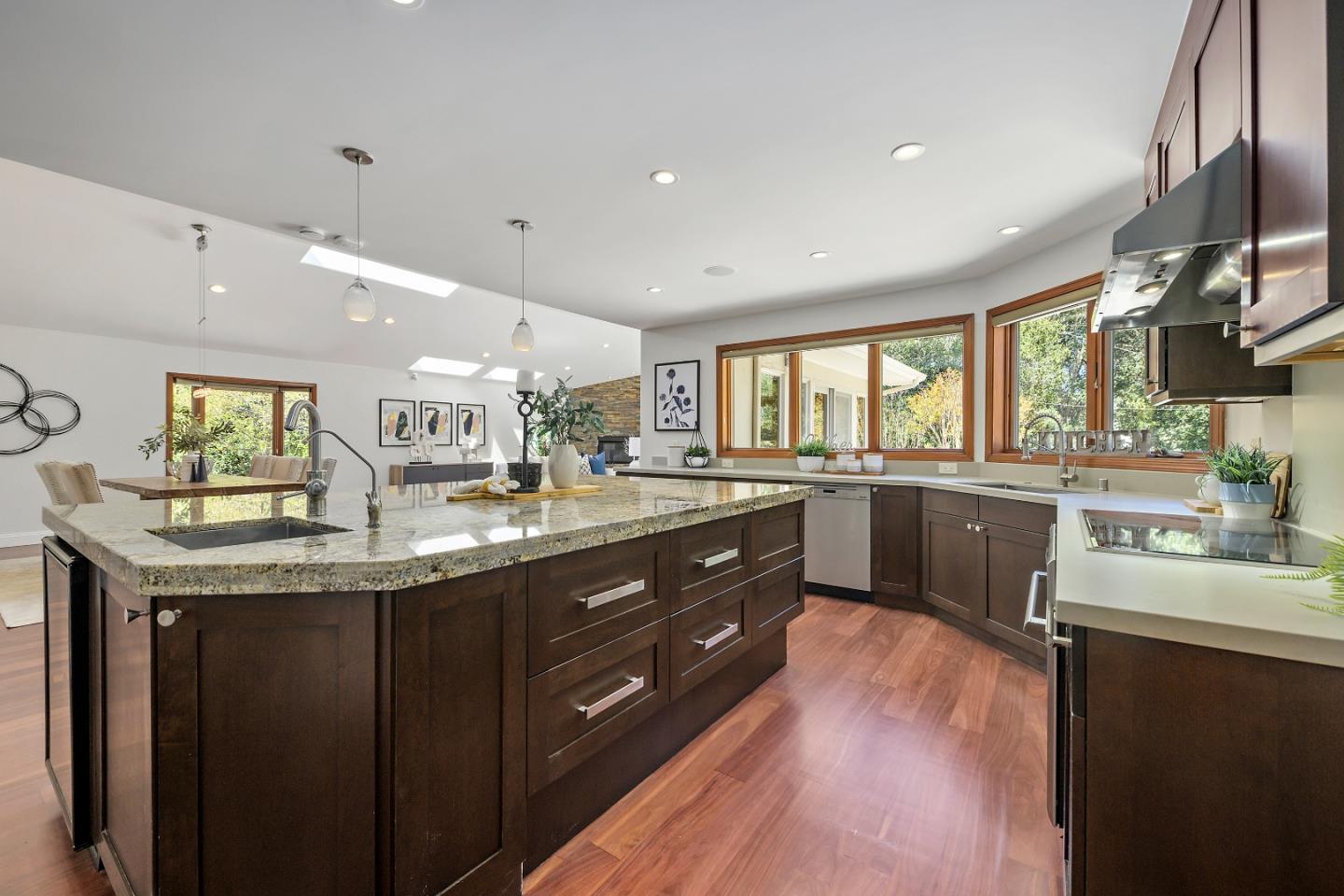 Detail Gallery Image 15 of 49 For 26485 St Francis Rd, Los Altos Hills,  CA 94022 - 5 Beds | 4/1 Baths