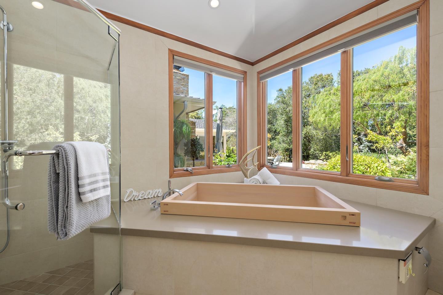 Detail Gallery Image 26 of 49 For 26485 St Francis Rd, Los Altos Hills,  CA 94022 - 5 Beds | 4/1 Baths
