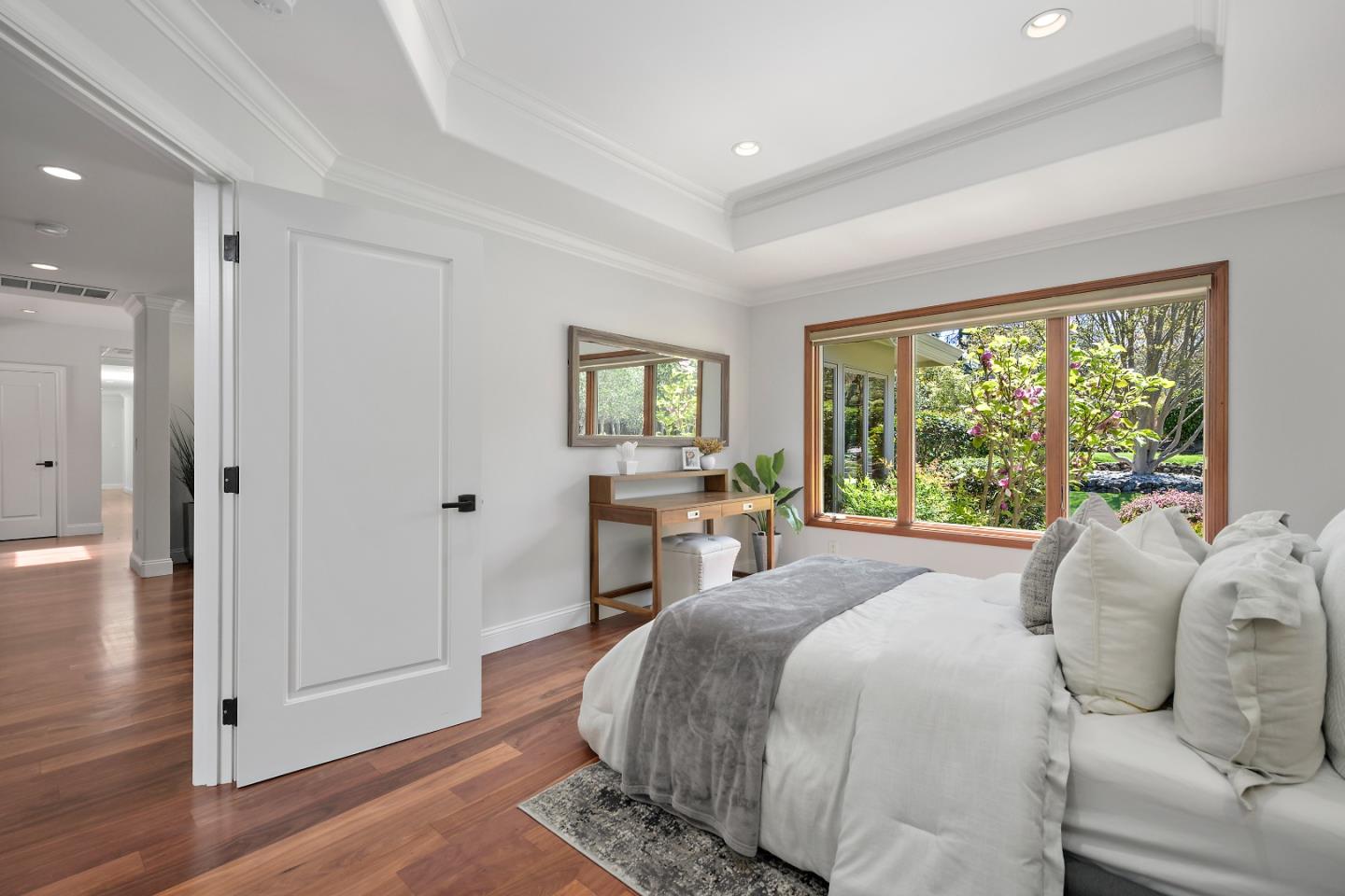 Detail Gallery Image 35 of 49 For 26485 St Francis Rd, Los Altos Hills,  CA 94022 - 5 Beds | 4/1 Baths